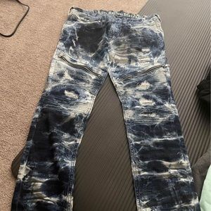 Rock Revival jeans lightly used 32x32 skinny. In great shape.